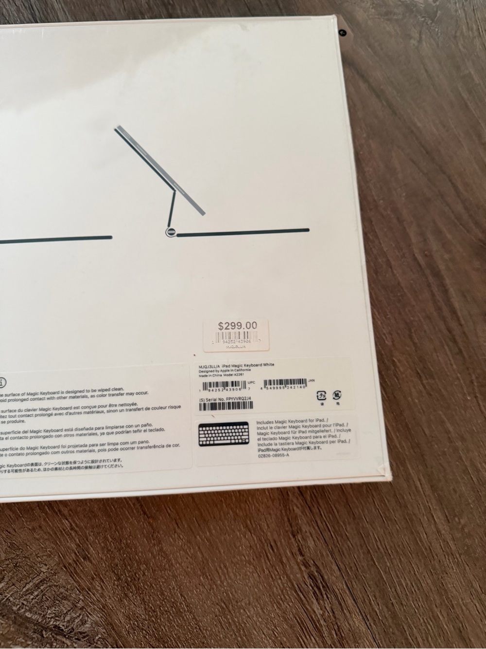 Apple iPad NWT Magic Keyboard - White/Silver - Picture 3 of 3